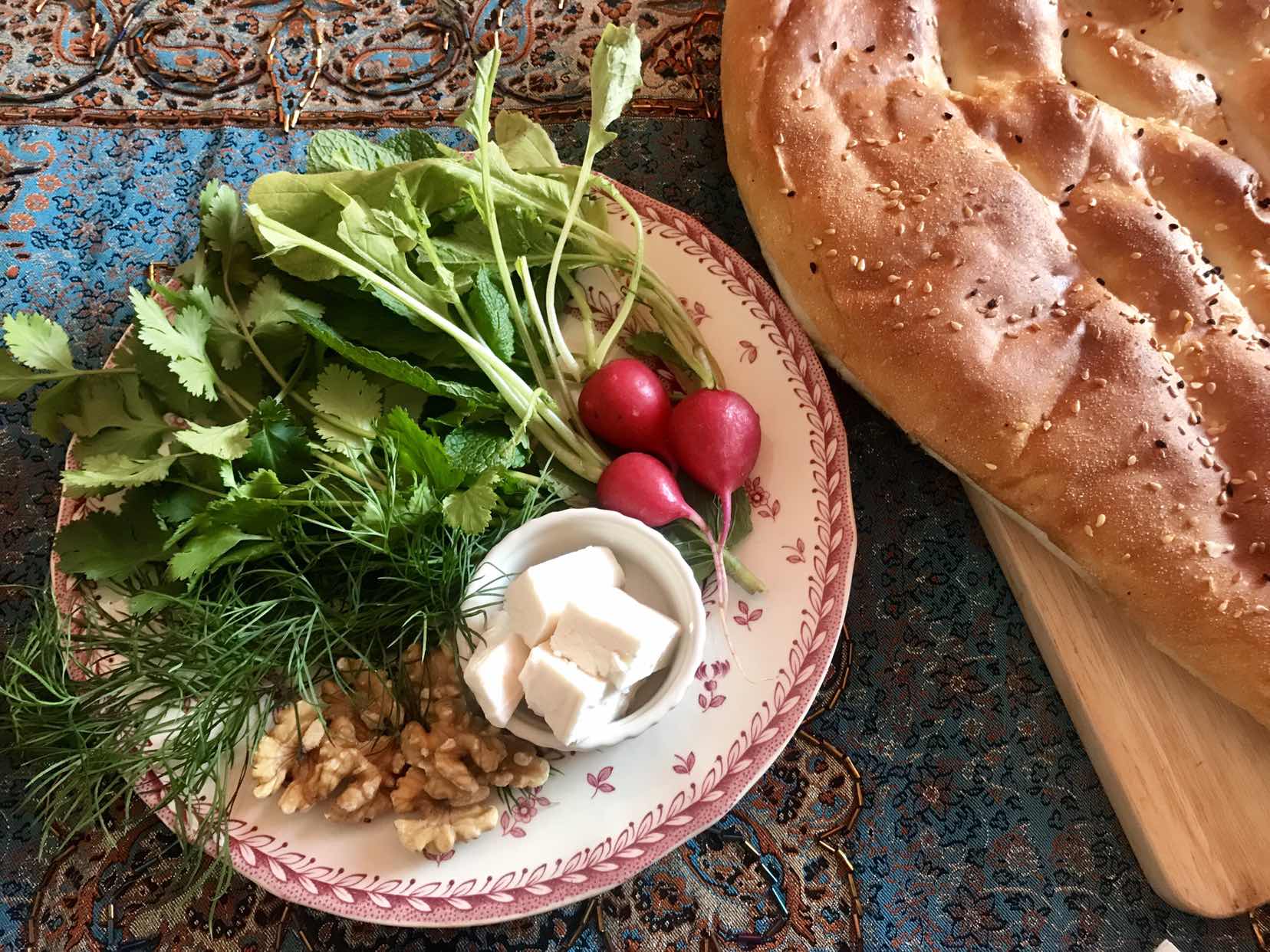 Sabzi knordan with barbari bread